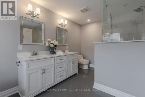 599 Cumberland Avenue, Burlington (Roseland), ON - Indoor Photo Showing Bathroom