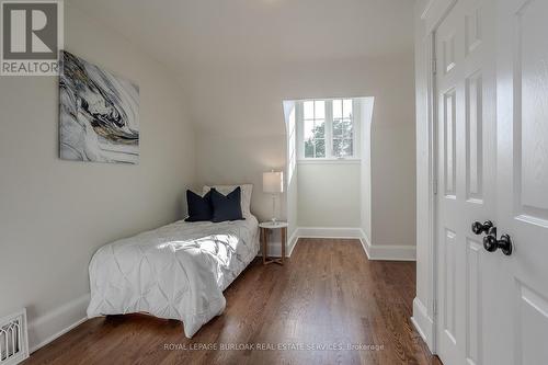 599 Cumberland Avenue, Burlington (Roseland), ON - Indoor Photo Showing Bedroom