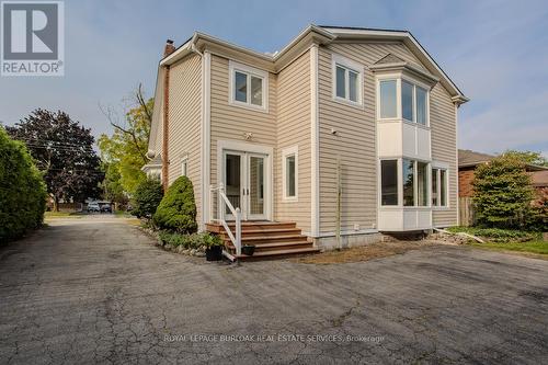 599 Cumberland Avenue, Burlington, ON - Outdoor With Facade