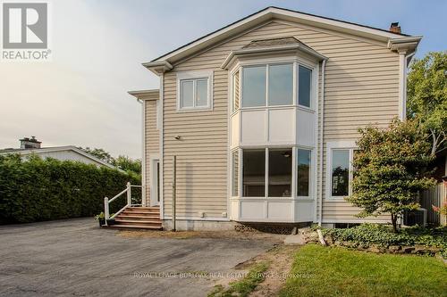 599 Cumberland Avenue, Burlington (Roseland), ON - Outdoor