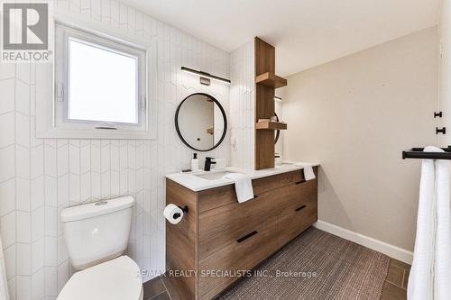 3072 Flanagan Court, Burlington, ON - Indoor Photo Showing Bathroom