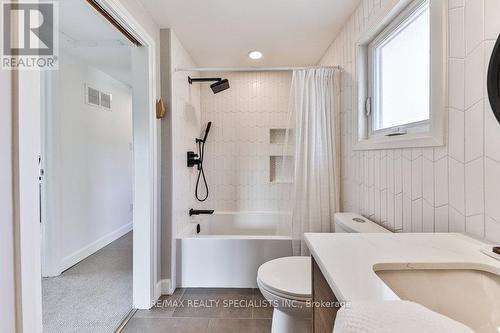 3072 Flanagan Court, Burlington, ON - Indoor Photo Showing Bathroom