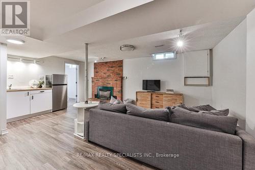 3072 Flanagan Court, Burlington, ON - Indoor Photo Showing Living Room With Fireplace