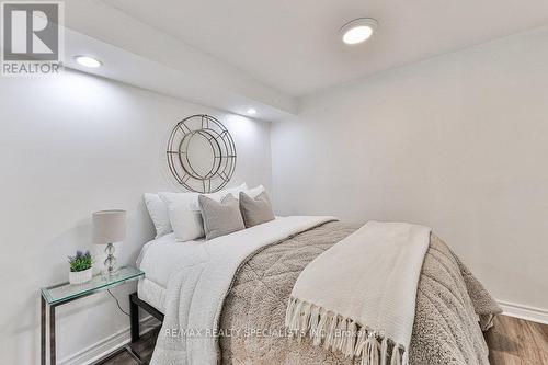 3072 Flanagan Court, Burlington, ON - Indoor Photo Showing Bedroom