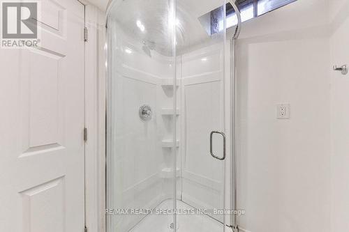 3072 Flanagan Court, Burlington, ON - Indoor Photo Showing Bathroom