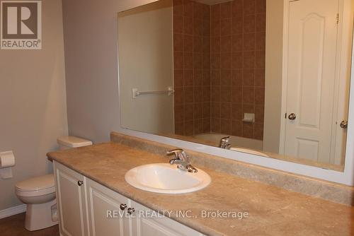 51 - 745 Farmstead Drive, Milton, ON - Indoor Photo Showing Bathroom