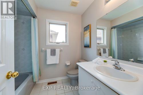 4208 Sagebrush Trail, Mississauga, ON - Indoor Photo Showing Bathroom