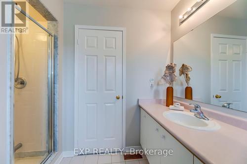 4208 Sagebrush Trail, Mississauga, ON - Indoor Photo Showing Bathroom