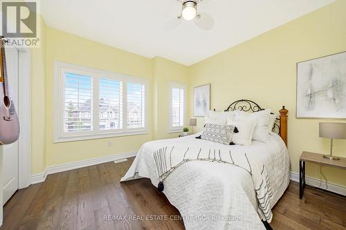 147 Upper Canada Court, Halton Hills (Georgetown), ON - Indoor Photo Showing Bedroom