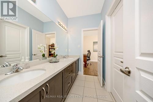 147 Upper Canada Court, Halton Hills (Georgetown), ON - Indoor Photo Showing Bathroom