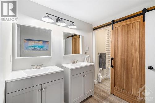 106 Castlefrank Road, Ottawa, ON - Indoor Photo Showing Bathroom