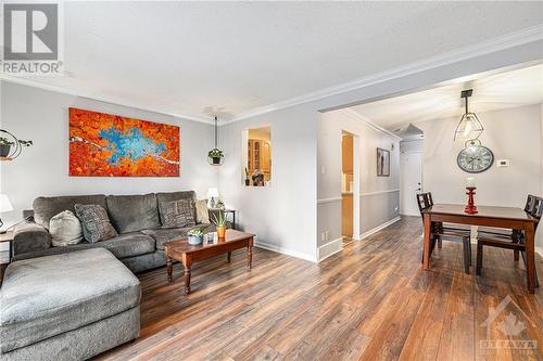 106 Castlefrank Road, Ottawa, ON - Indoor Photo Showing Living Room