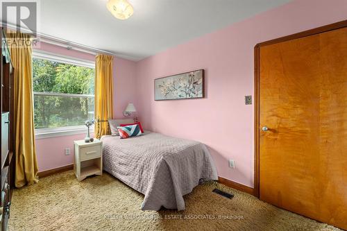 1482 Blanefield Road, Mississauga, ON - Indoor Photo Showing Bedroom