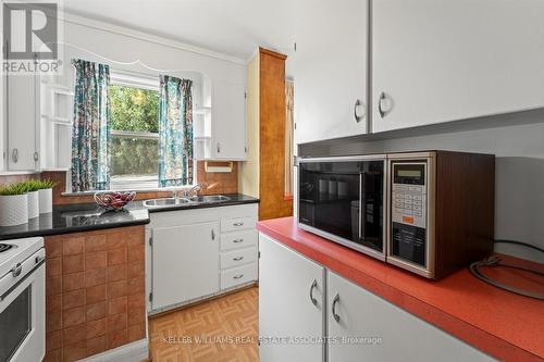 1482 Blanefield Road, Mississauga, ON - Indoor Photo Showing Kitchen With Double Sink