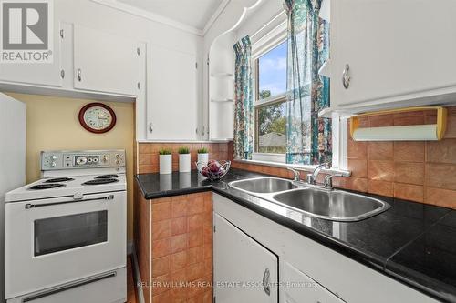 1482 Blanefield Road, Mississauga, ON - Indoor Photo Showing Kitchen With Double Sink