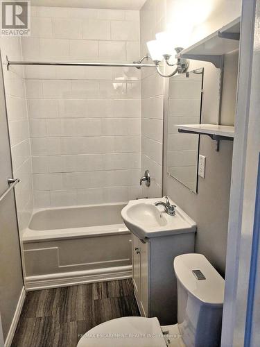 24 Carrick Avenue, Hamilton (Stipley), ON - Indoor Photo Showing Bathroom