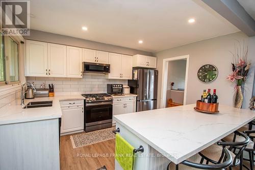 45 Beechwood Drive, Peterborough (Monaghan), ON - Indoor Photo Showing Kitchen