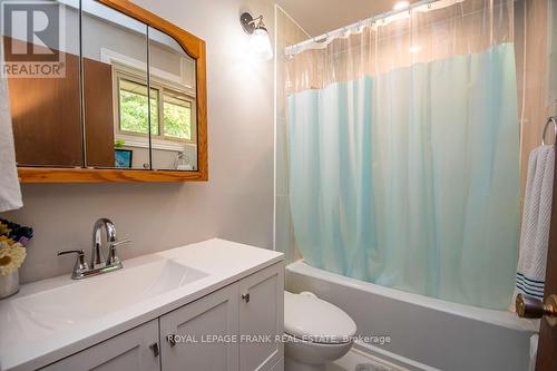 45 Beechwood Drive, Peterborough (Monaghan), ON - Indoor Photo Showing Bathroom