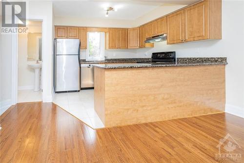 345 Bronson Avenue Unit#M3, Ottawa, ON - Indoor Photo Showing Kitchen