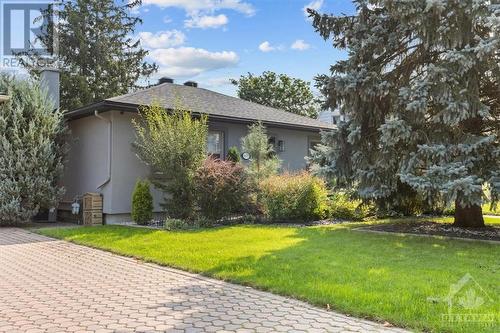 The whole structure is clad with Stucco - 1605 Digby Street, Ottawa, ON - Outdoor