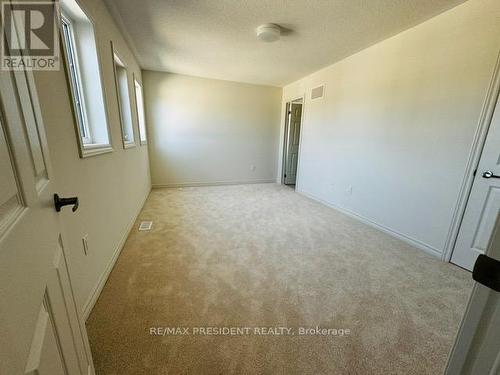 27 Sandhill Crescent, Adjala-Tosorontio, ON - Indoor Photo Showing Other Room