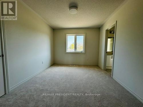 27 Sandhill Crescent, Adjala-Tosorontio, ON - Indoor Photo Showing Other Room