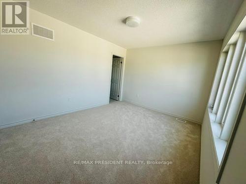 27 Sandhill Crescent, Adjala-Tosorontio, ON - Indoor Photo Showing Other Room