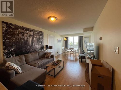 512 - 88 Times Avenue, Markham (Commerce Valley), ON - Indoor Photo Showing Living Room