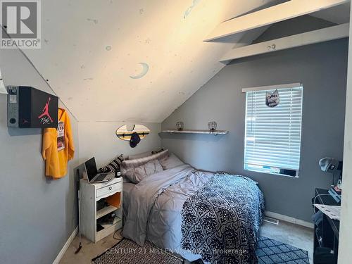 22 Market Street, Collingwood, ON - Indoor Photo Showing Bedroom