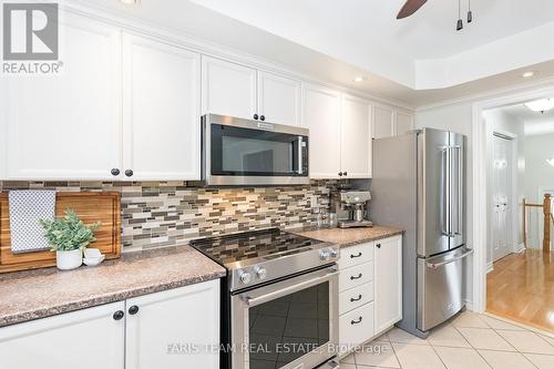 110 Chieftain Crescent, Barrie, ON - Indoor Photo Showing Kitchen