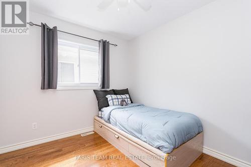 110 Chieftain Crescent, Barrie, ON - Indoor Photo Showing Bedroom