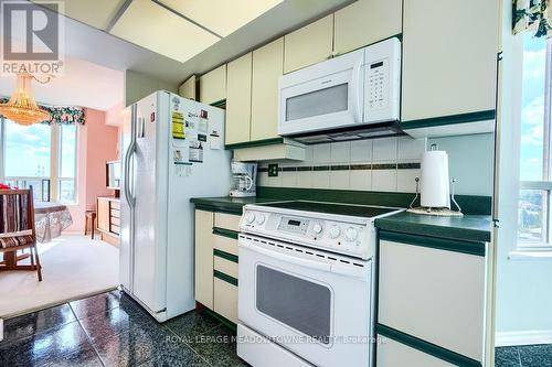 803 - 20 Cherrytree Drive, Brampton (Fletcher'S Creek South), ON - Indoor Photo Showing Kitchen