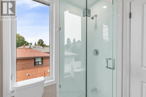 19 Lambton Avenue, Toronto, ON - Indoor Photo Showing Bathroom