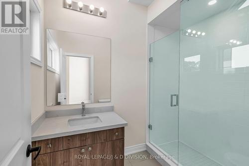 19 Lambton Avenue, Toronto (Rockcliffe-Smythe), ON - Indoor Photo Showing Bathroom