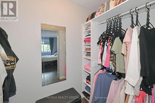 113 - 1050 Falgarwood Drive, Oakville, ON - Indoor Photo Showing Bedroom