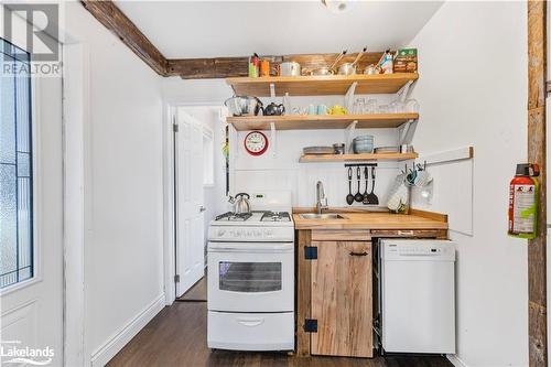 739 15 Concession W Unit# 8, Tiny, ON - Indoor Photo Showing Kitchen