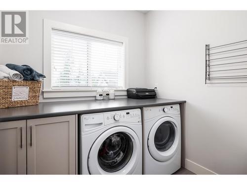 1450 Union Road Unit# 8, Kelowna, BC - Indoor Photo Showing Laundry Room