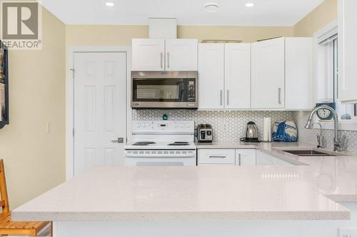 2920 Allenby Way, Vernon, BC - Indoor Photo Showing Kitchen With Double Sink