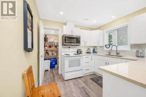 2920 Allenby Way, Vernon, BC - Indoor Photo Showing Kitchen