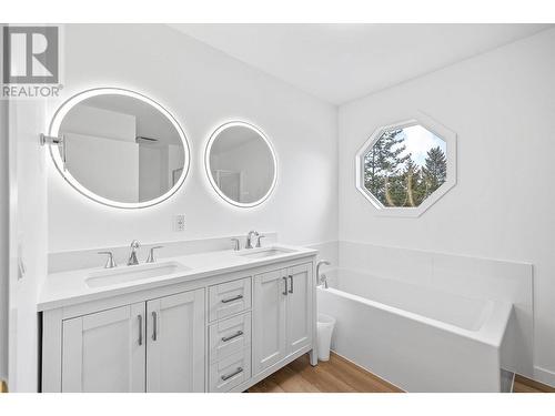 1837 Olympus Way, West Kelowna, BC - Indoor Photo Showing Bathroom