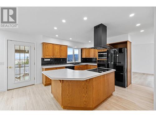 1837 Olympus Way, West Kelowna, BC - Indoor Photo Showing Kitchen With Double Sink