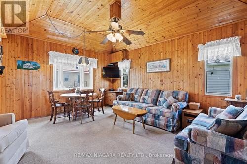 12807- 12815 Lakeshore Road, Wainfleet, ON - Indoor Photo Showing Living Room