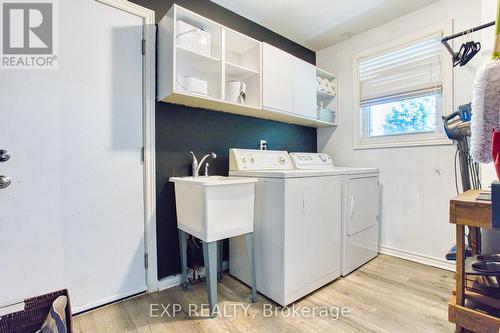 93 Birchpark Drive, Grimsby, ON - Indoor Photo Showing Laundry Room