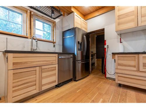 891 5Th Avenue, Fernie, BC - Indoor