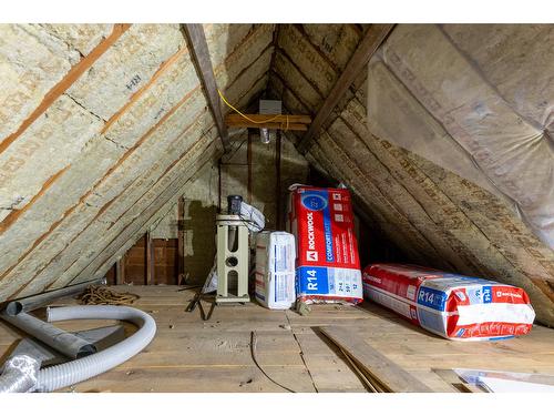 891 5Th Avenue, Fernie, BC - Indoor Photo Showing Garage