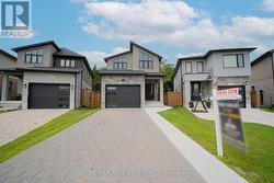 2417 DAISY BEND  London, ON N6M 0G9