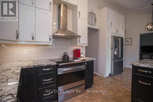 52 Beckett Drive, Brantford, ON - Indoor Photo Showing Kitchen With Upgraded Kitchen