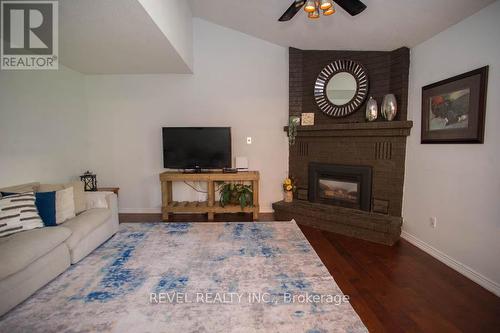 52 Beckett Drive, Brantford, ON - Indoor Photo Showing Living Room With Fireplace