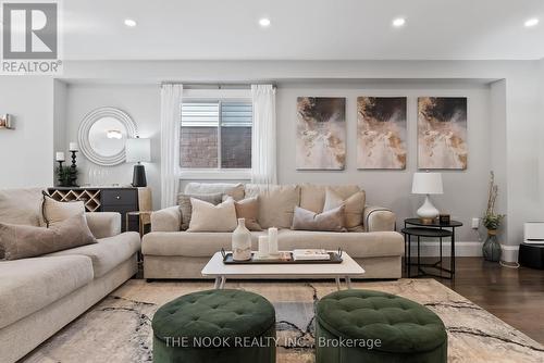 58 Hogan Crescent, Clarington (Bowmanville), ON - Indoor Photo Showing Living Room