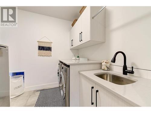 2489 Tallus Heights Drive, West Kelowna, BC - Indoor Photo Showing Laundry Room